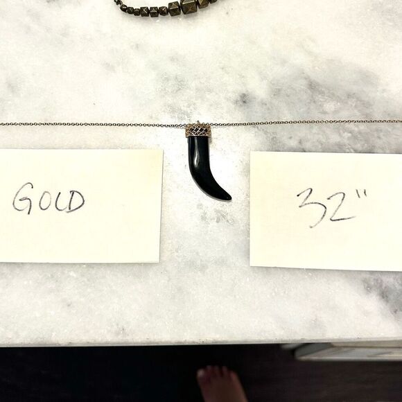 Zara Tribal Tooth Horn Pendant Necklace Black & gold-tone Chain 32" - Picture 5 of 5